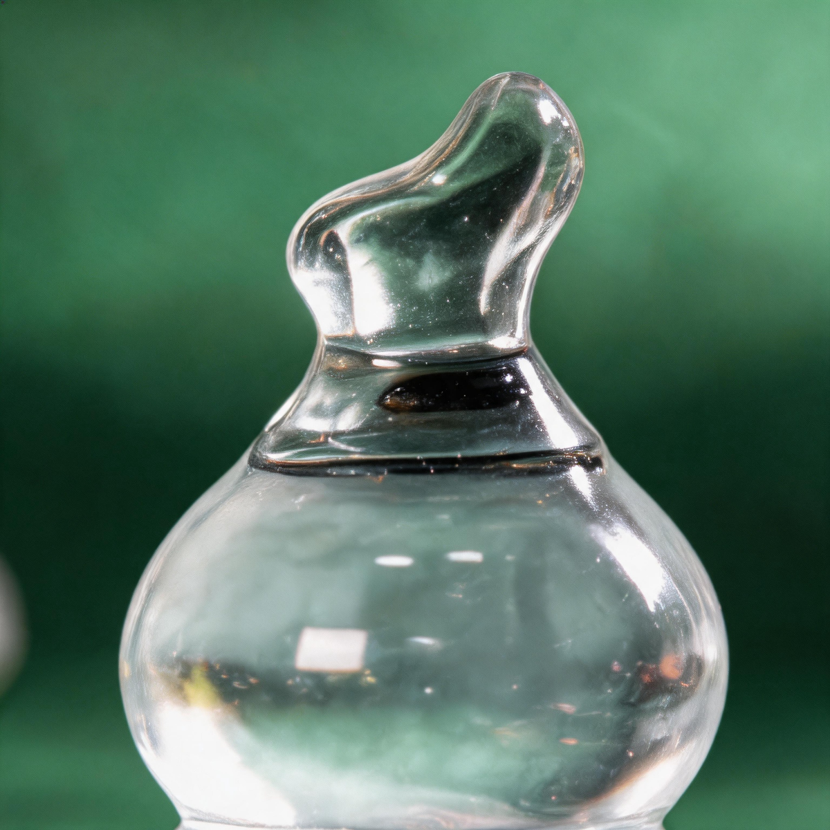 Natural Clear Quartz Gourd Figurine, Feng Shui Calabash Healing Crystal Ornament, Reiki Energy Stone Home Desk Decor Good Luck Charm Gift